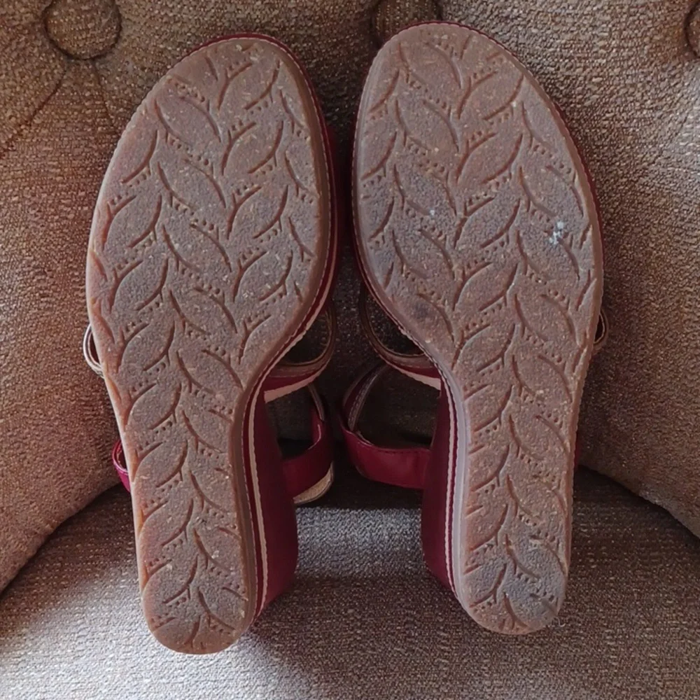 Naya - Elise Leather Platform Wedge Sandals Red Tan Cream W-7.5. EUC